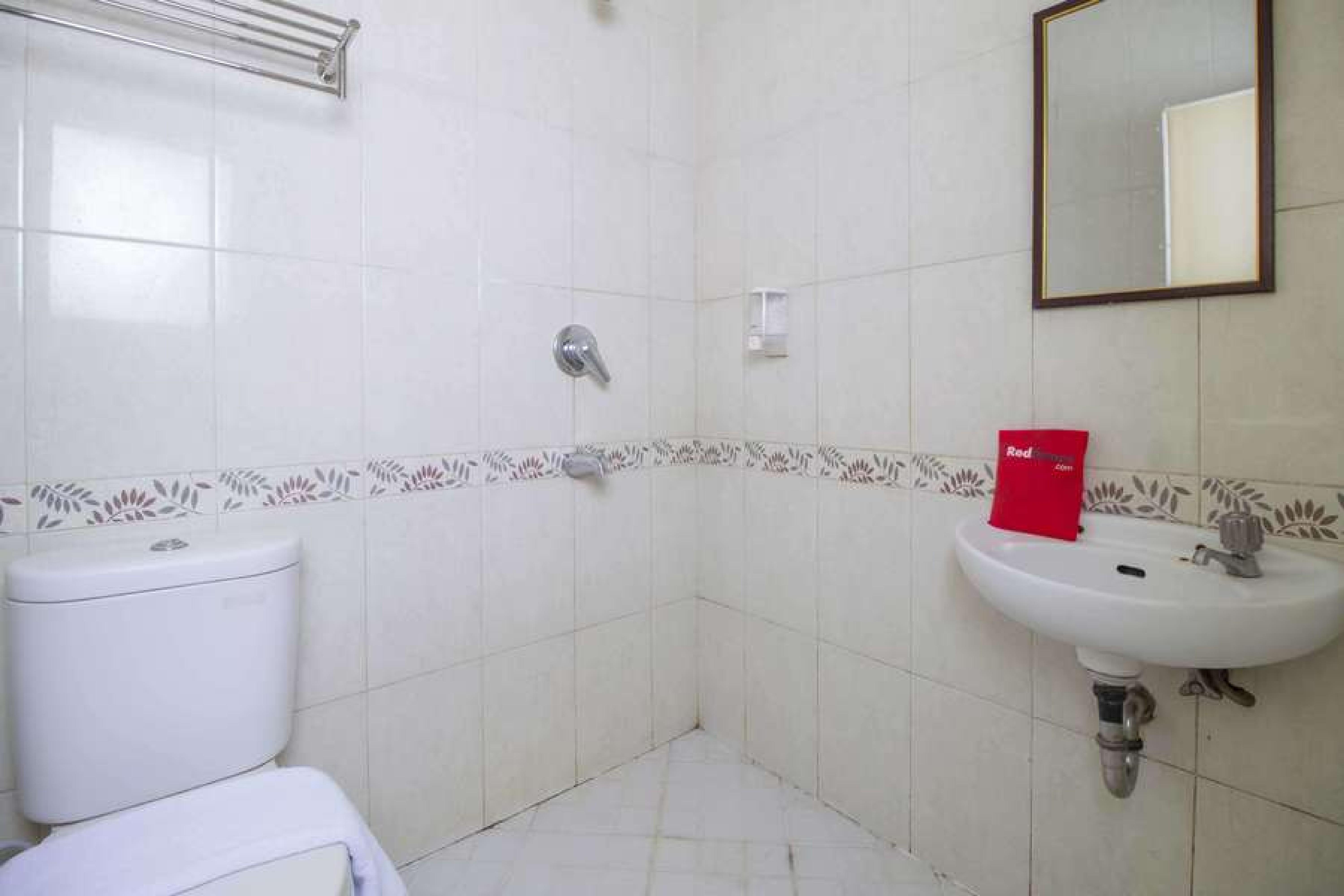 Reddoorz @ Pangeran Antasari 2 Hotel Cilandak  Luaran gambar