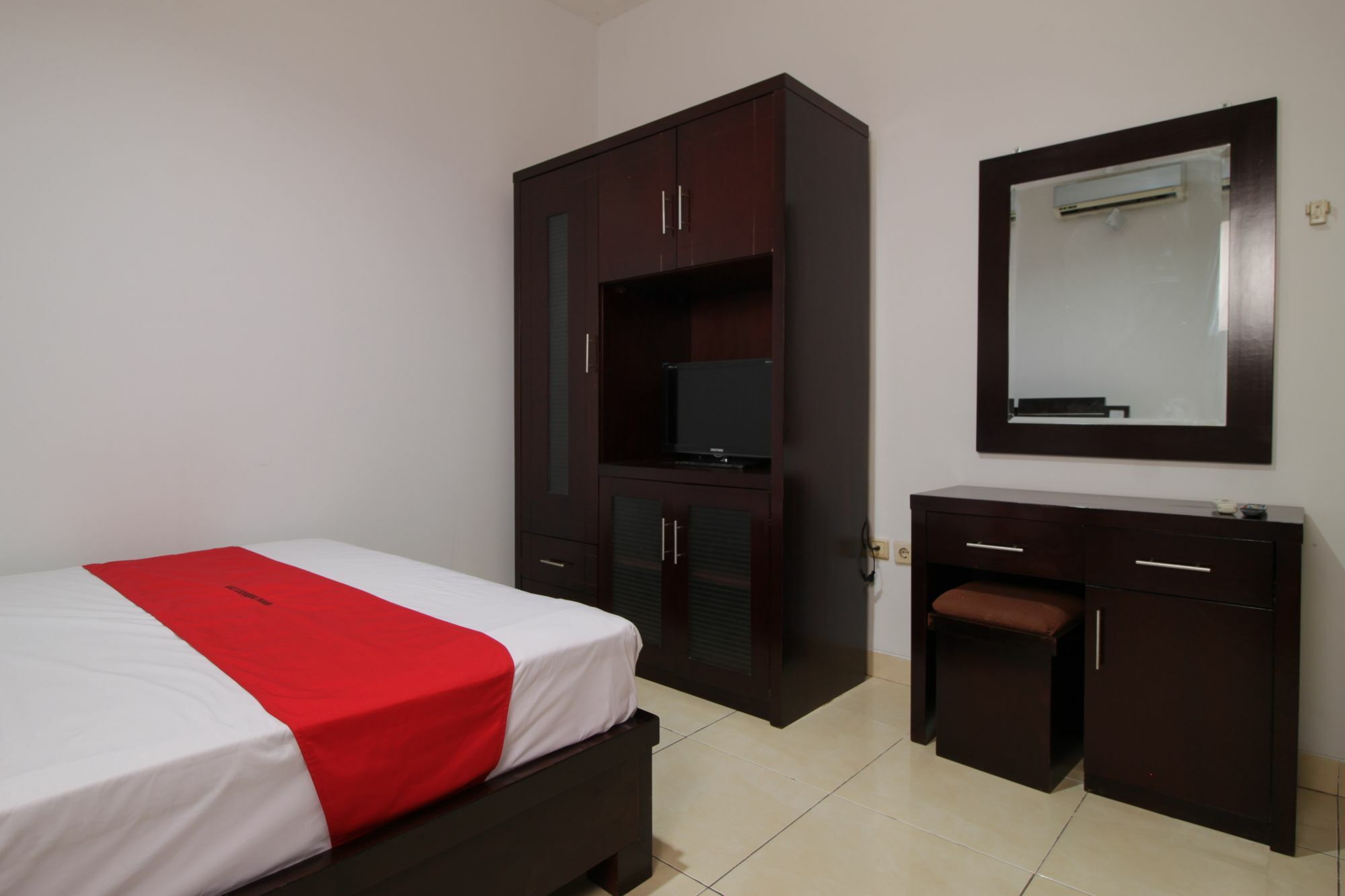 Reddoorz @ Pangeran Antasari 2 Hotel Cilandak  Luaran gambar