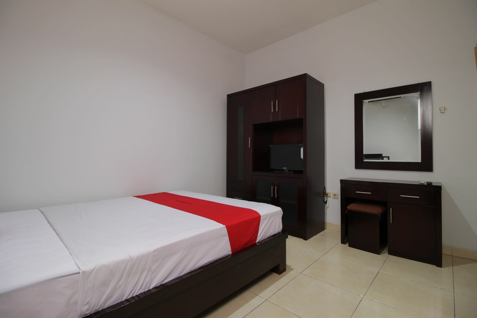 Reddoorz @ Pangeran Antasari 2 Hotel Cilandak  Luaran gambar